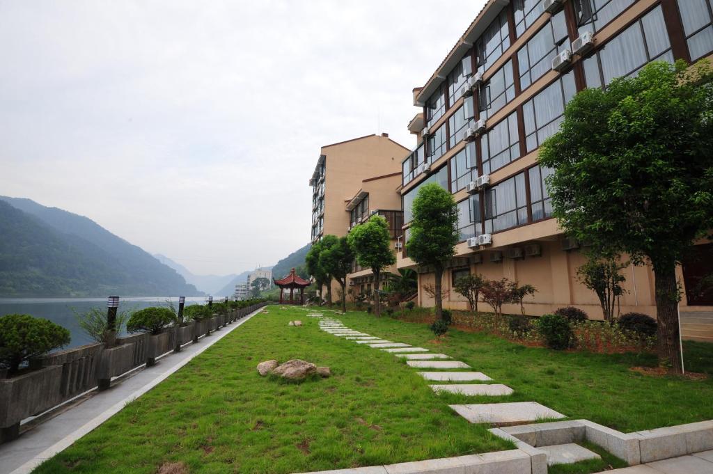 Jiande Yinyuan Hotel Tangcun Extérieur photo